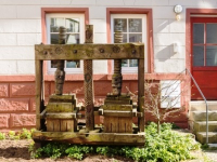 Mosbach Weinpresse - Autor 123RF - backyardproduction