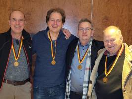 Bronze geht andererseits an das Team Würzburg